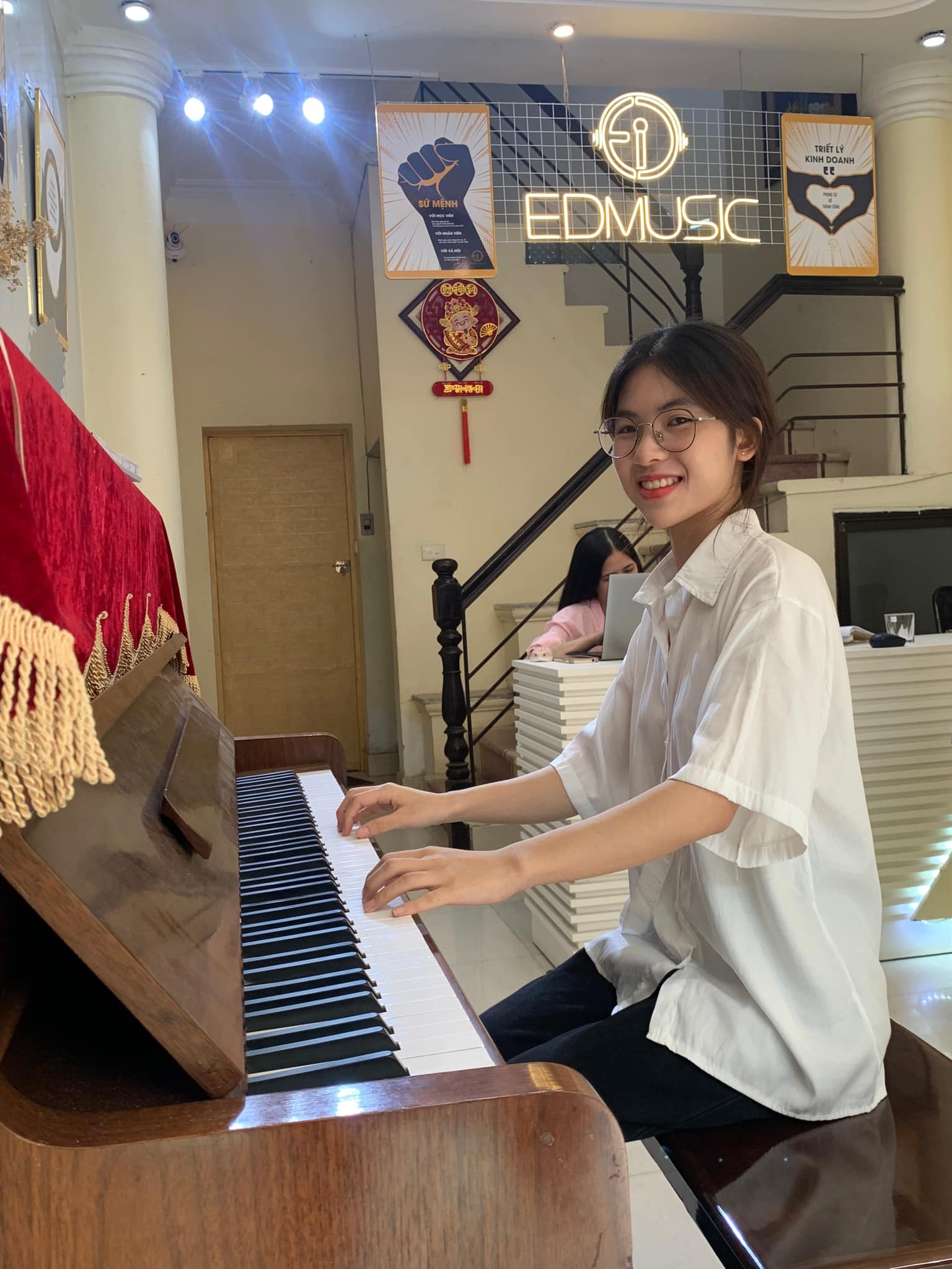 Đến với EDMUSIC - lớp học luyện thanh uy tín tại Hà Nội sẽ giúp bạn cải thiện: